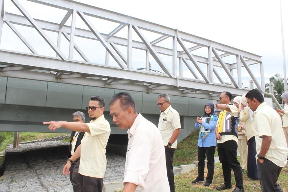 MAJLIS PENYERAHAN PROJEK MENGGANTIKAN JAMBATAN YANG MELIBATKAN AXLE LOAD, SEMPIT DAN UZUR DI FT001/286/80 SG. LAYANG, NEGERI SEMBILAN