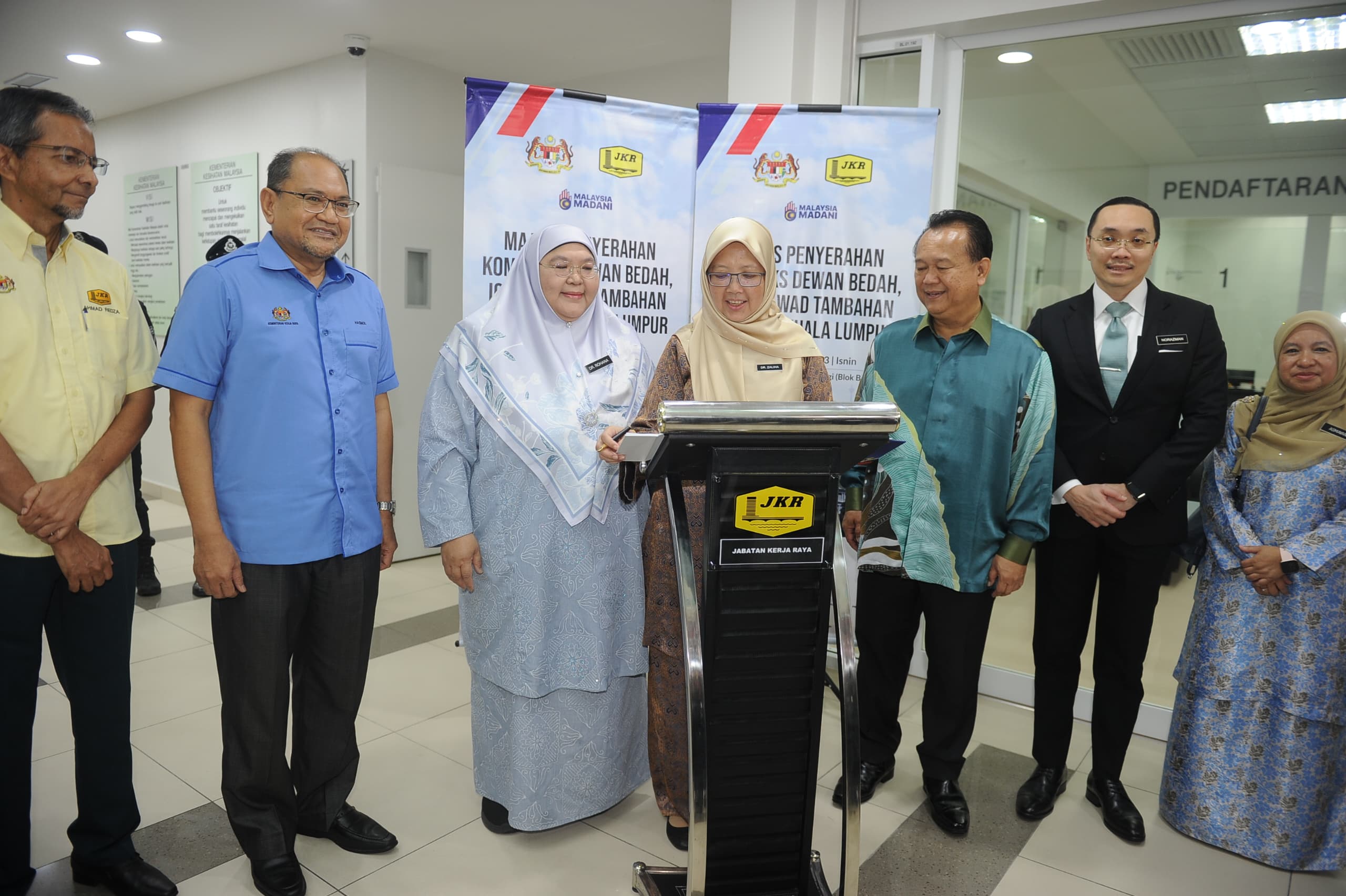 MAJLIS PENYERAHAN KOMPLEKS DEWAN BEDAH, ICU DAN WAD TAMBAHAN HOSPITAL KUALA LUMPUR (REKA & BINA)