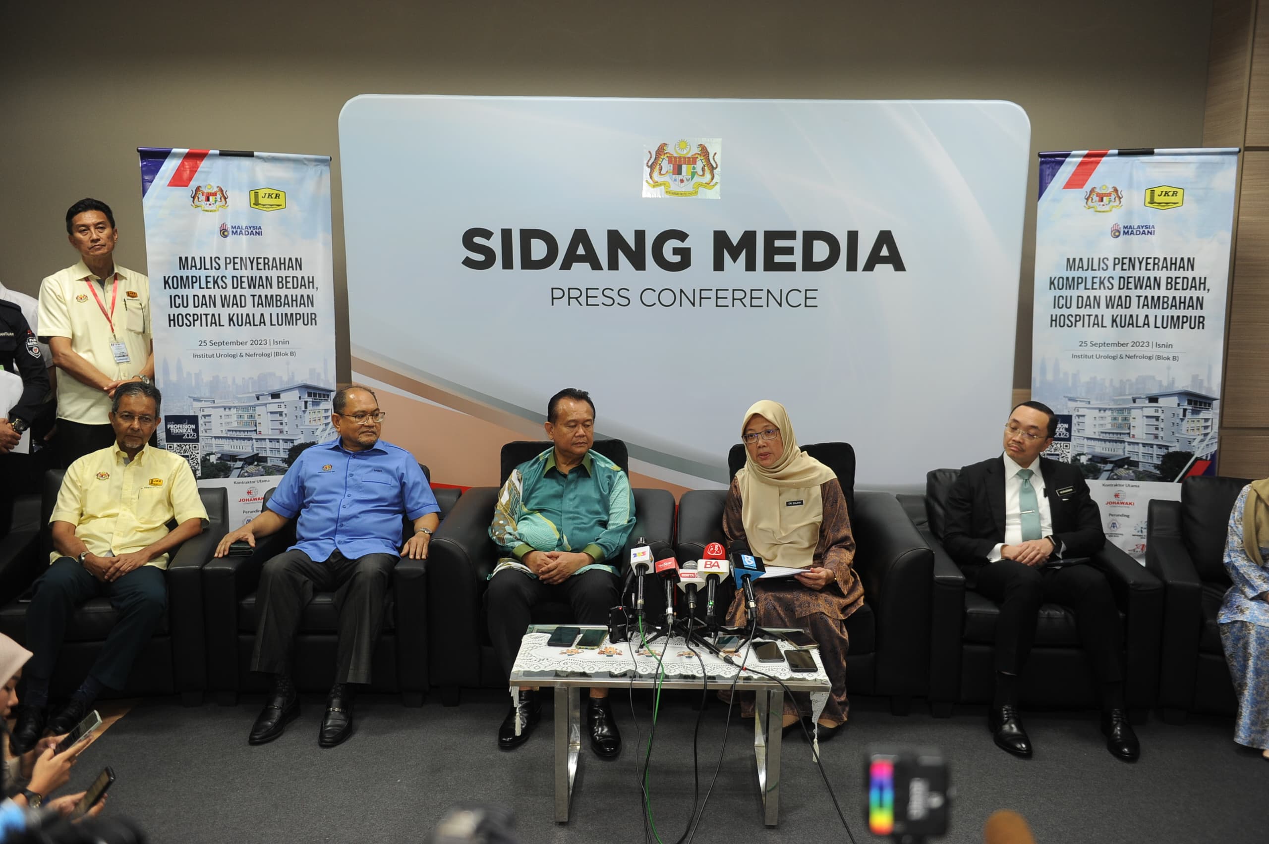 MAJLIS PENYERAHAN KOMPLEKS DEWAN BEDAH, ICU DAN WAD TAMBAHAN HOSPITAL KUALA LUMPUR (REKA & BINA)