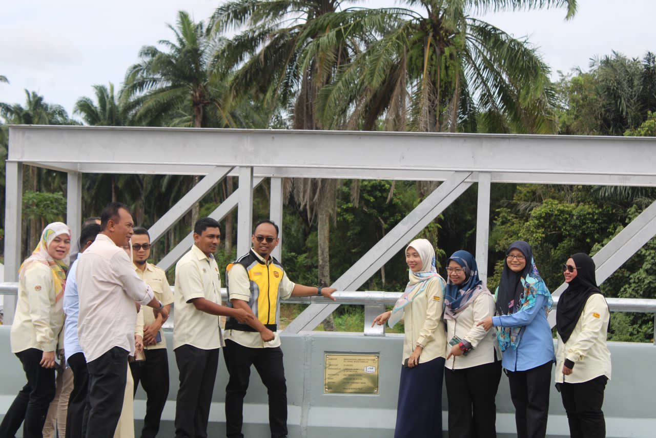 MAJLIS PENYERAHAN PROJEK MENGGANTIKAN JAMBATAN YANG MELIBATKAN AXLE LOAD, SEMPIT DAN UZUR DI FT001/286/80 SG. LAYANG, NEGERI SEMBILAN